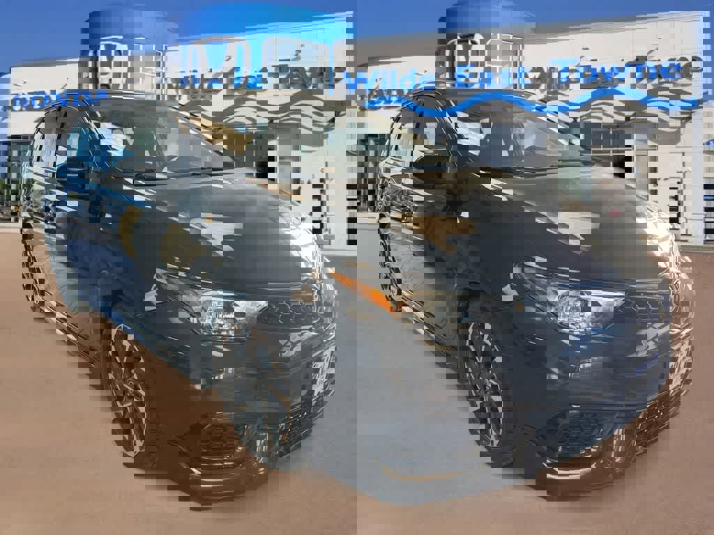 Used 2017 Toyota Corolla iM image 2