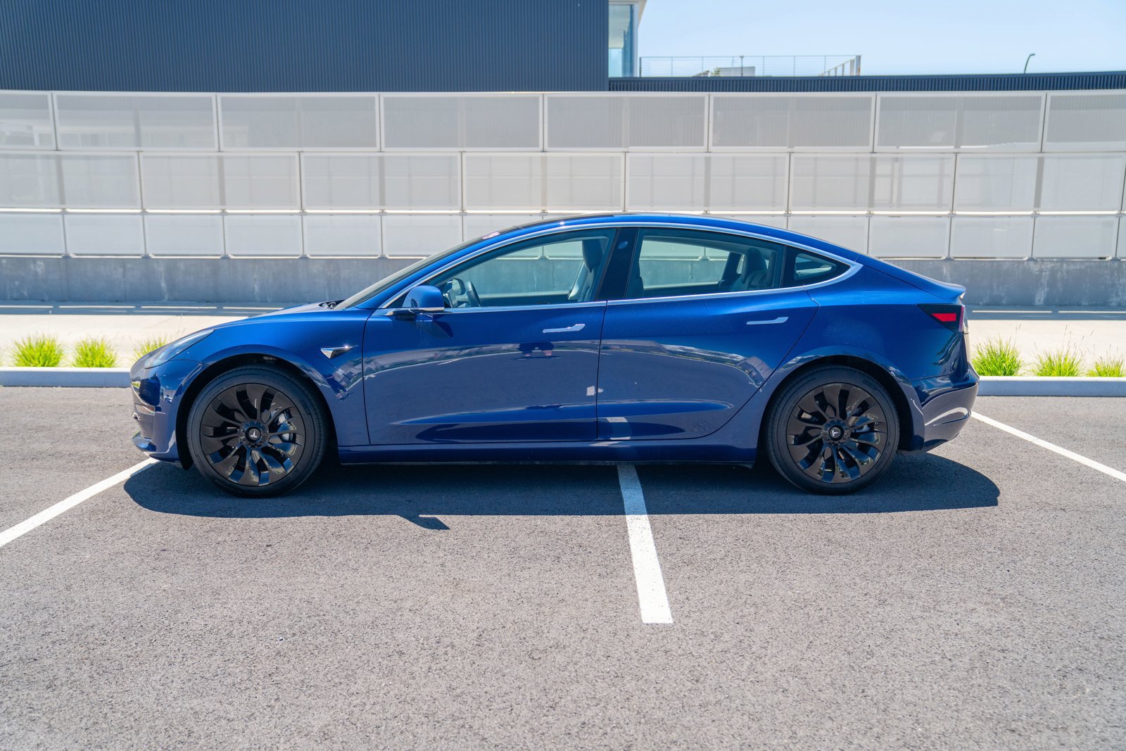 Used 2019 Tesla Model 3 Long Range AWD/4WD image 2