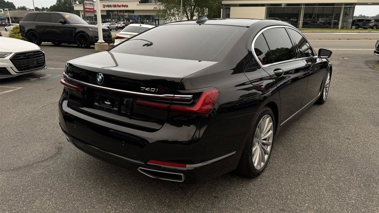 Used 2022 BMW 740i xDrive w/ Premium Package AWD/4WD image 14