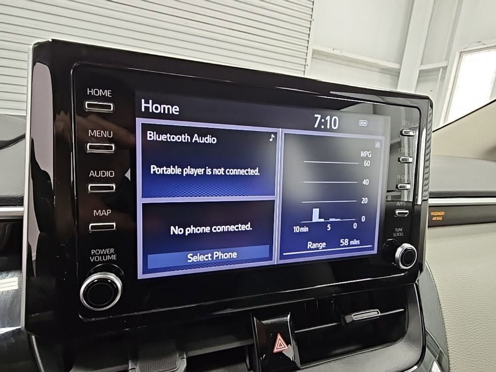 Used 2020 Toyota Corolla LE image 14