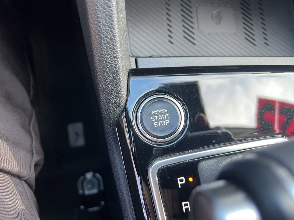 Certified 2025 Kia Sportage EX image 58