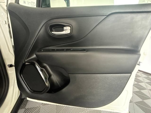 Used 2023 Jeep Renegade Altitude w/ Convenience Group I AWD/4WD image 28