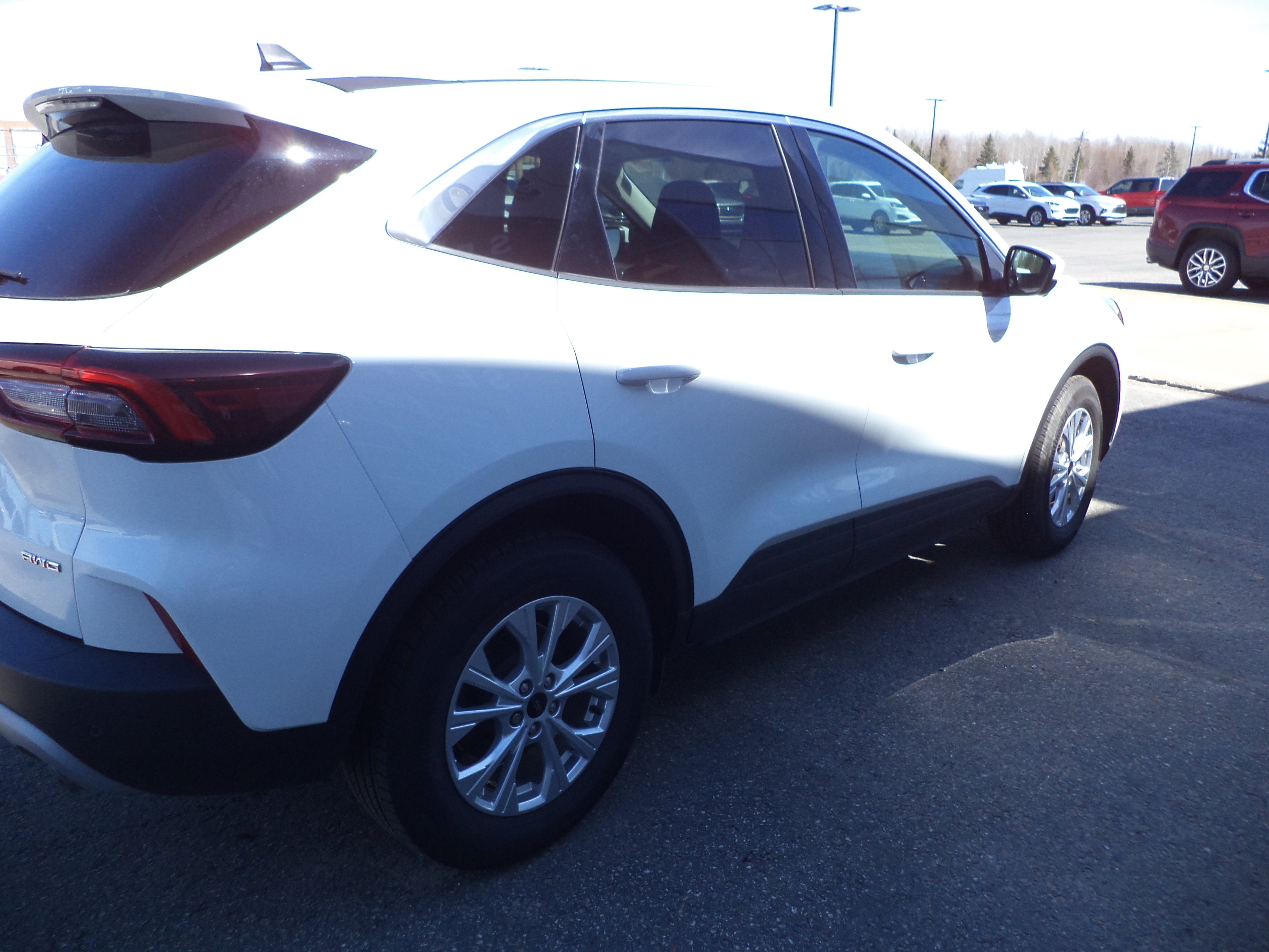 Used 2023 Ford Escape Active w/ Tech Pack #2 AWD/4WD image 6