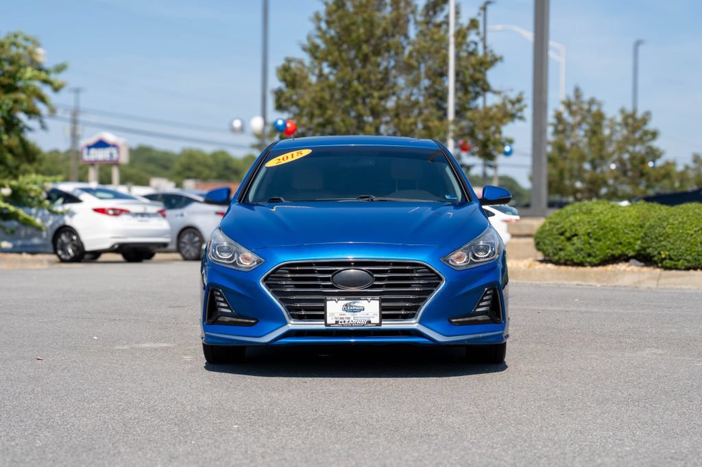 Used 2018 Hyundai Sonata Limited w/ Cargo Package FWD image 2