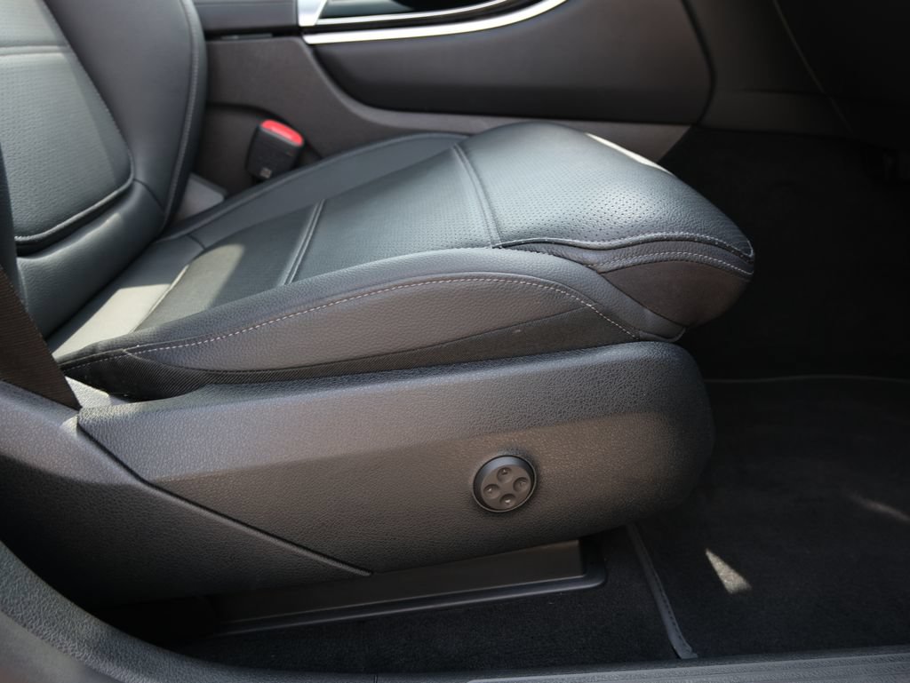 Used 2023 Mercedes-Benz GLC 300 image 37