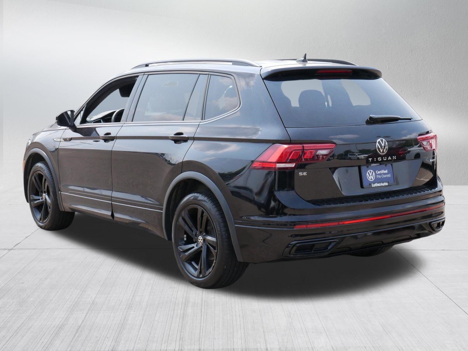 Certified 2023 Volkswagen Tiguan SE R-Line AWD/4WD image 5