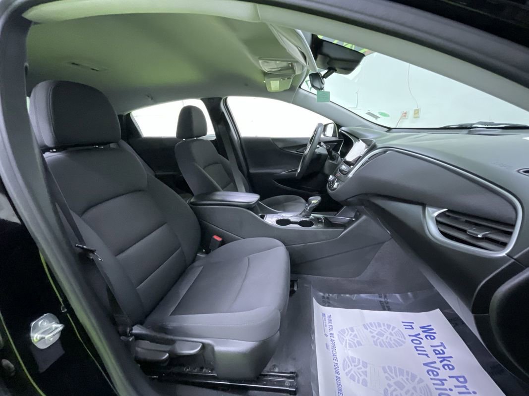 Used 2023 Chevrolet Malibu LT image 28