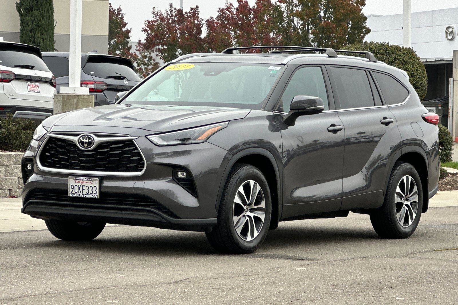 Used 2022 Toyota Highlander XLE image 8