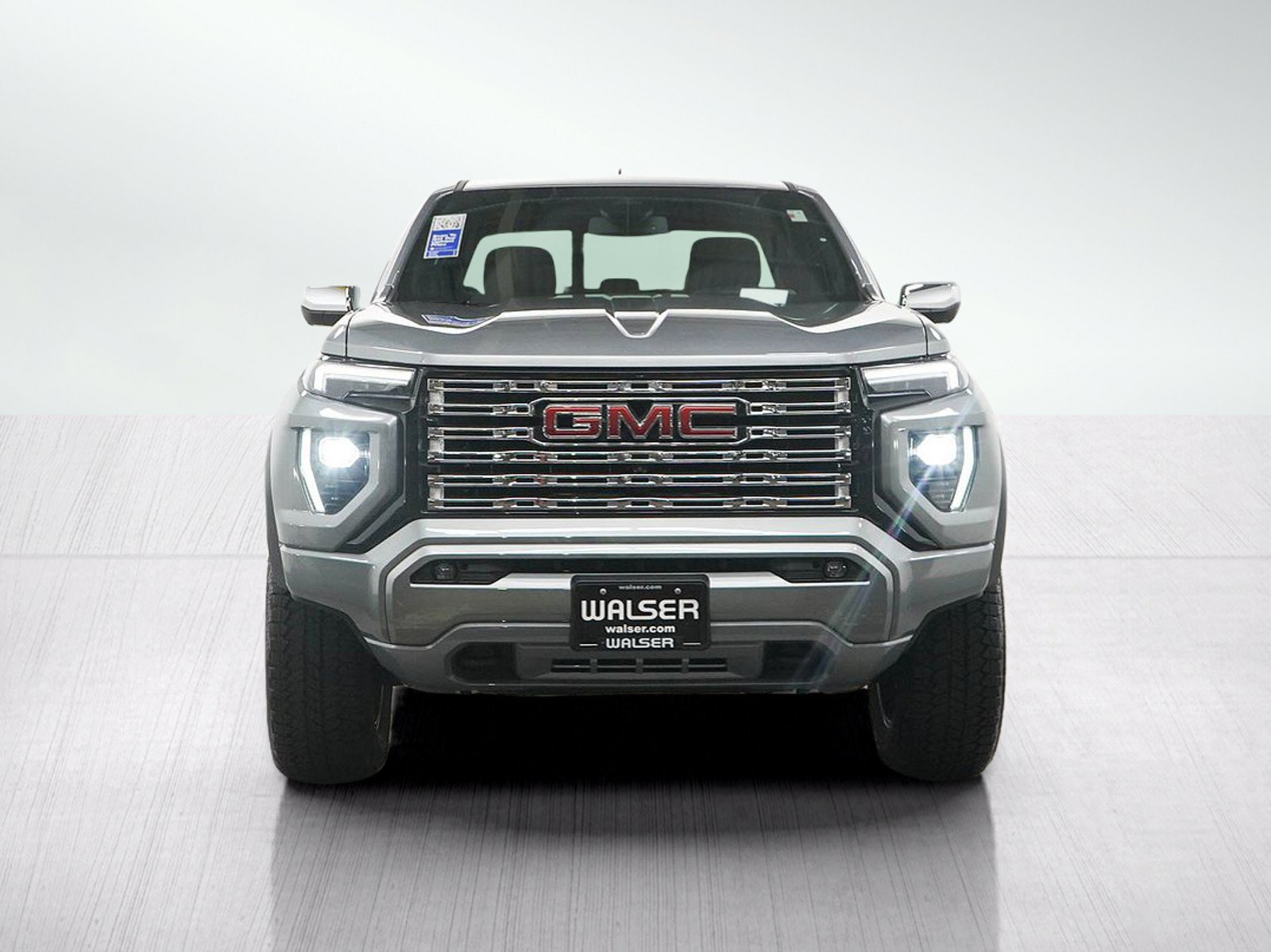 Used 2024 GMC Canyon Denali AWD/4WD image 8