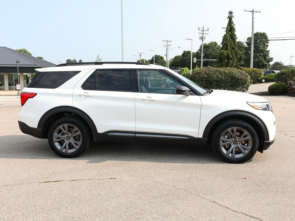 Certified 2024 Ford Explorer XLT w/ Equipment Group 202A AWD/4WD image 9