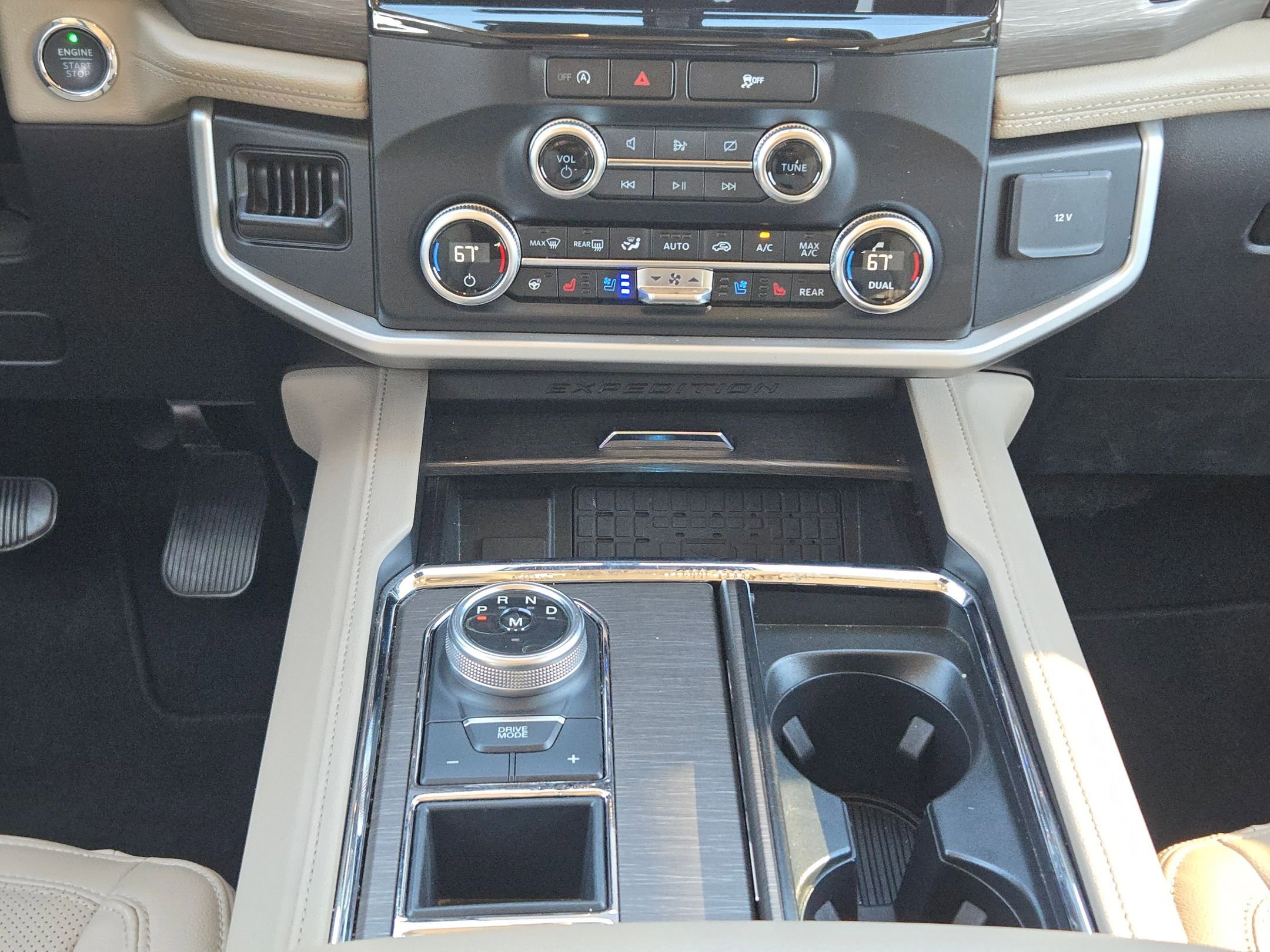 Used 2024 Ford Expedition Limited image 18