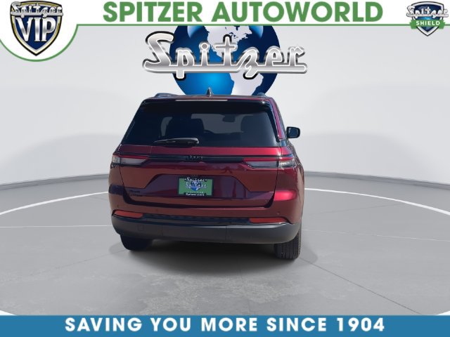 Used 2024 Jeep Grand Cherokee Altitude AWD/4WD image 11