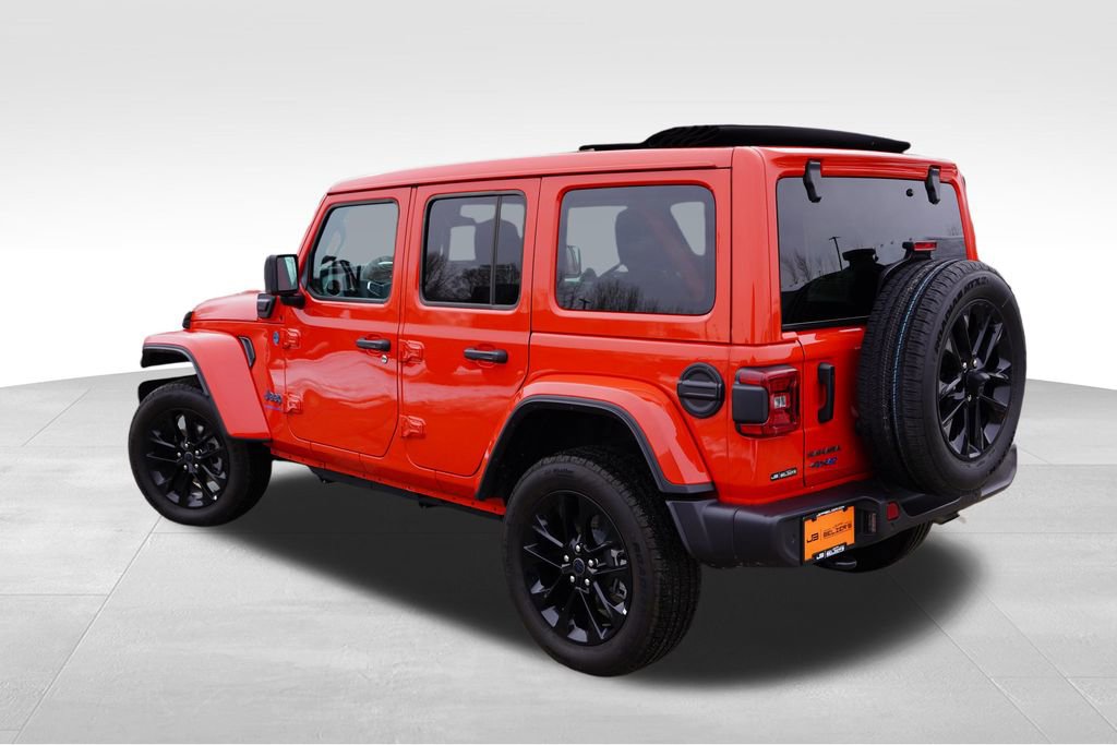 Certified 2025 Jeep Wrangler Unlimited Sahara w/ Safety Group image 7