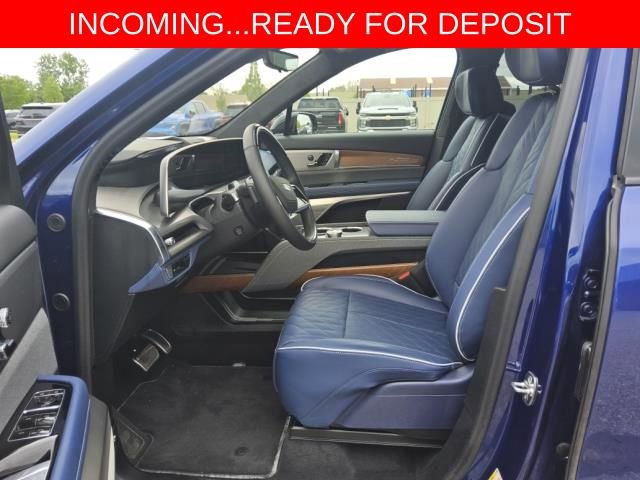 Used 2026 Cadillac Vistiq Premium Luxury AWD/4WD image 11