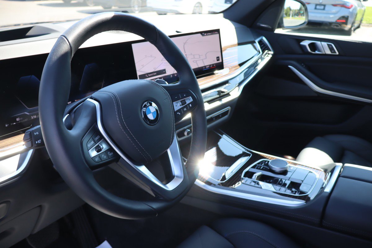 Used 2026 BMW X5 xDrive40i image 9