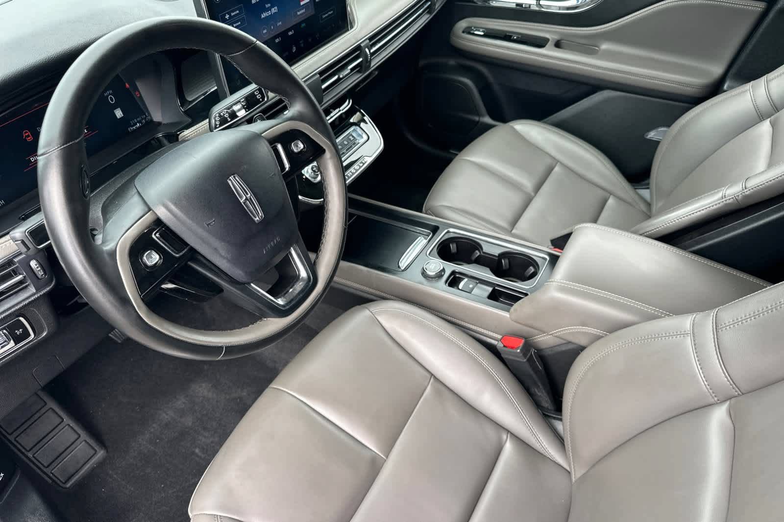 Certified 2024 Lincoln Corsair FWD image 12