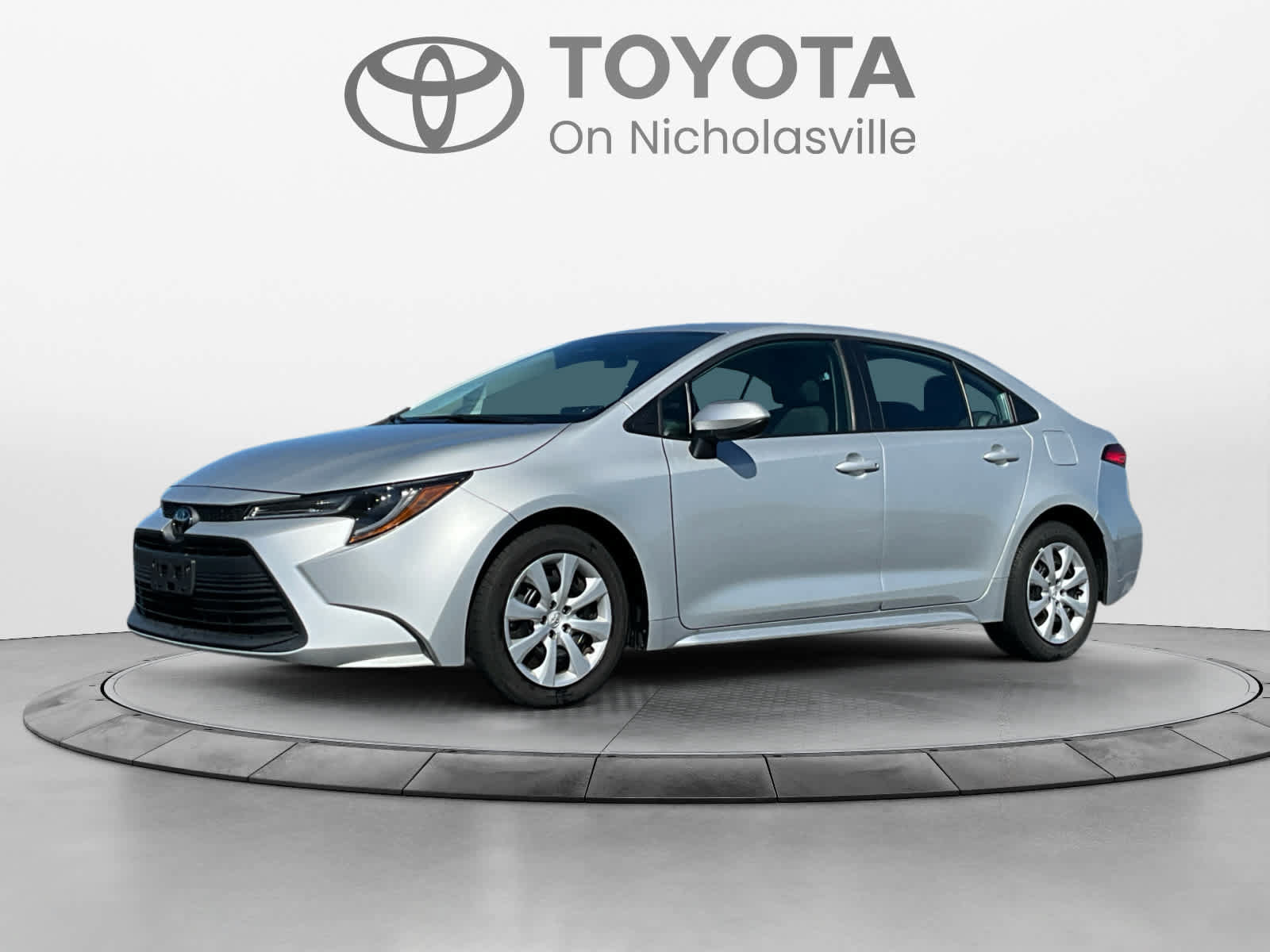Used 2024 Toyota Corolla LE FWD image 1