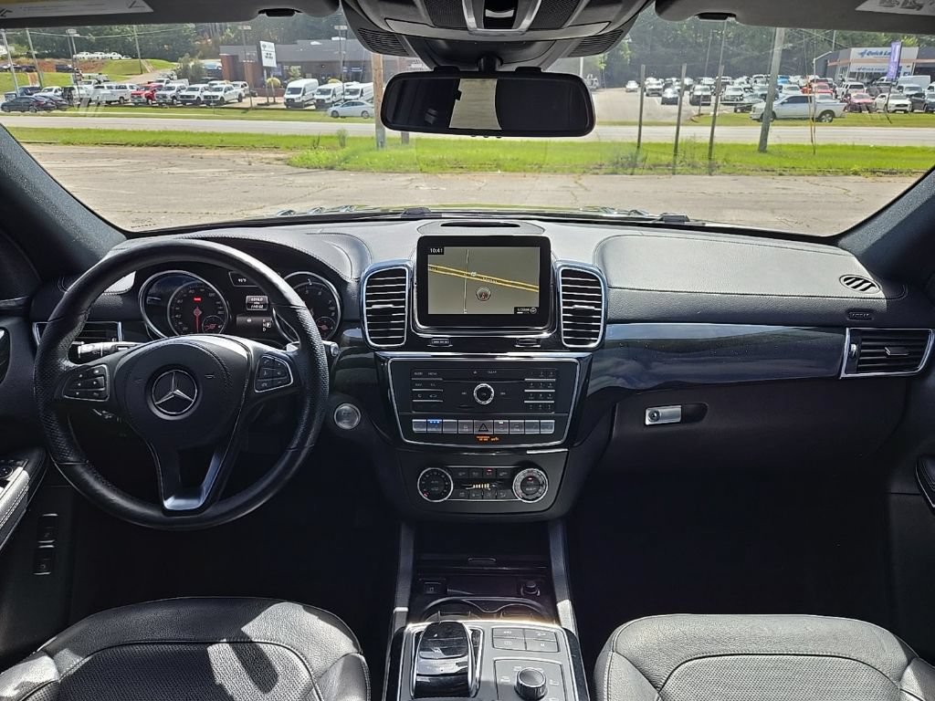 Used 2017 Mercedes-Benz GLS 550 4MATIC image 2