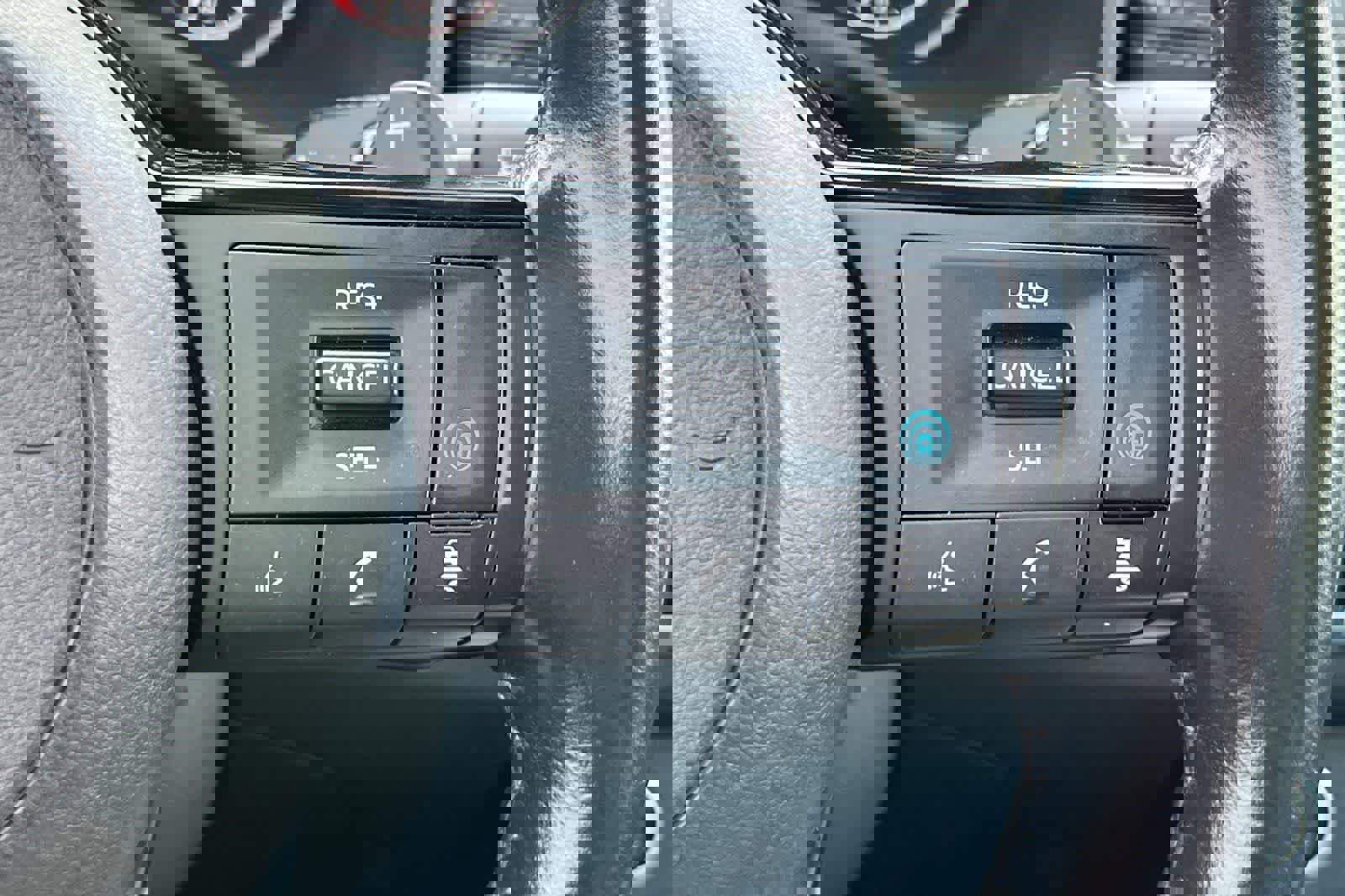 Used 2023 Nissan Rogue SL image 30