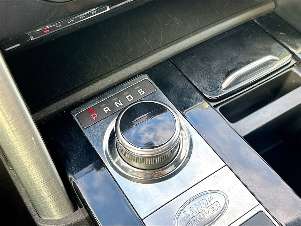 Used 2018 Land Rover Discovery HSE image 18