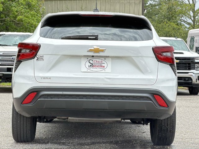 Used 2025 Chevrolet Trax LS FWD image 11
