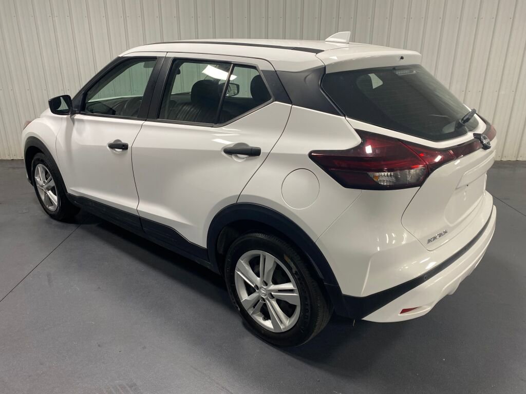 Used 2022 Nissan Kicks S image 19