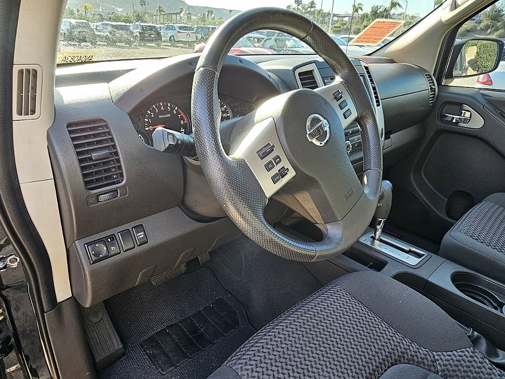 Used 2019 Nissan Frontier SV image 13