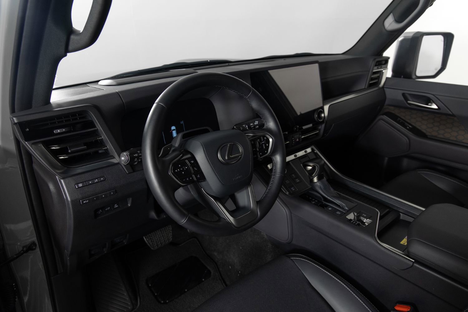 Used 2024 Lexus GX 550 w/ Accessory Package (2T) image 13