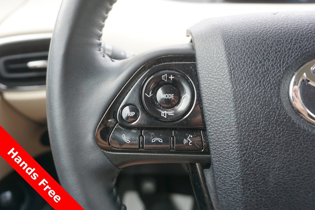 Certified 2021 Toyota Prius XLE AWD/4WD image 4