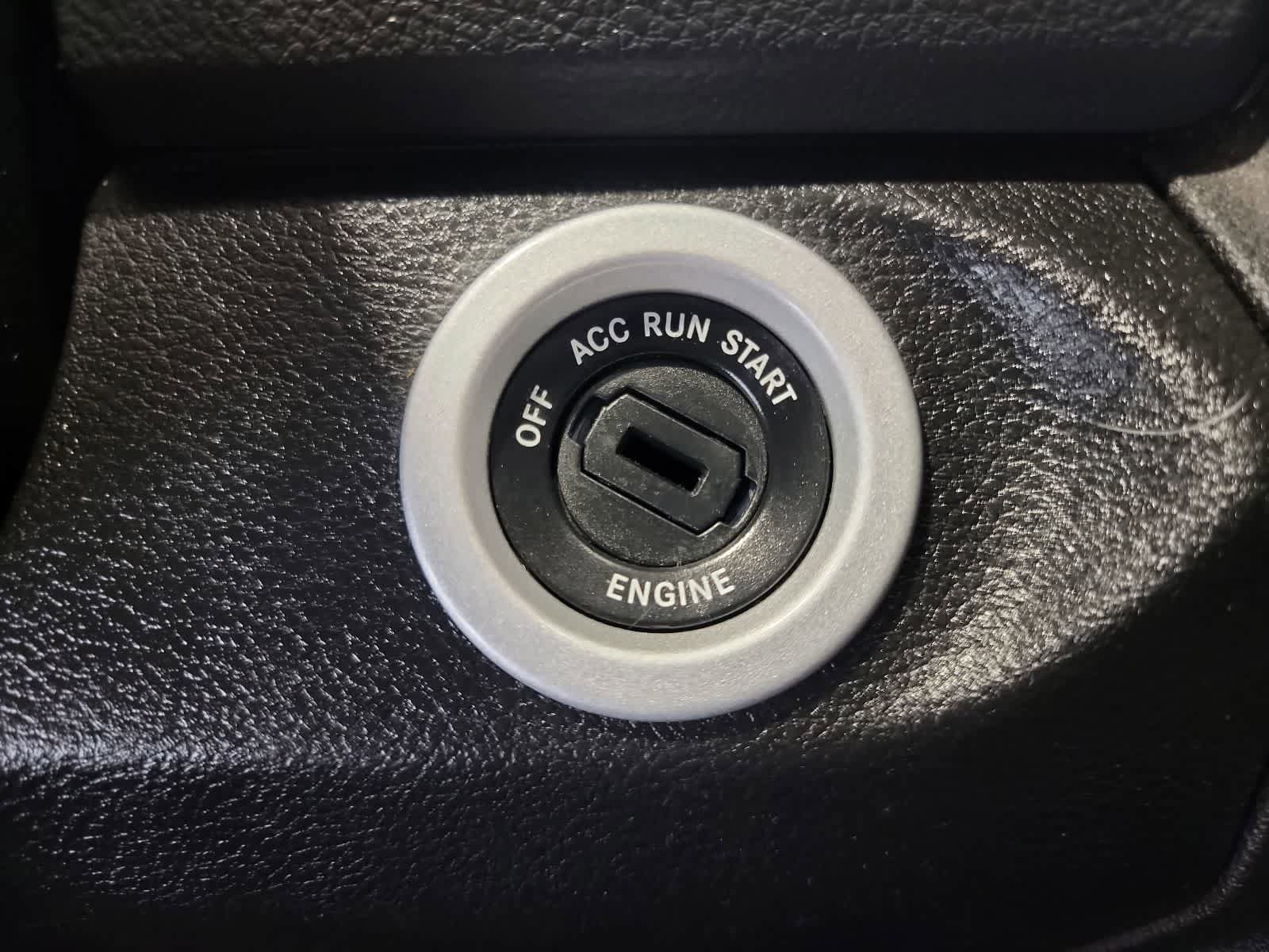 Used 2019 RAM 1500 Classic SLT AWD/4WD image 21