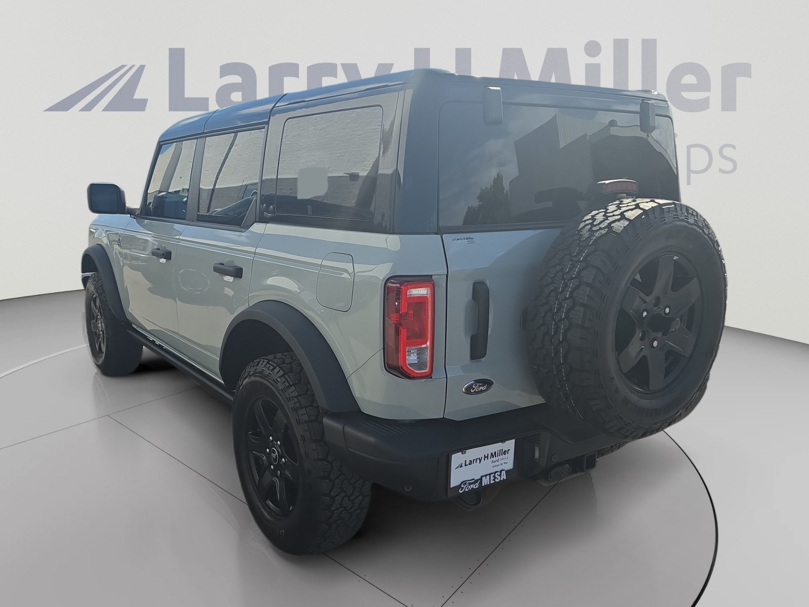 Used 2024 Ford Bronco Black Diamond AWD/4WD image 3