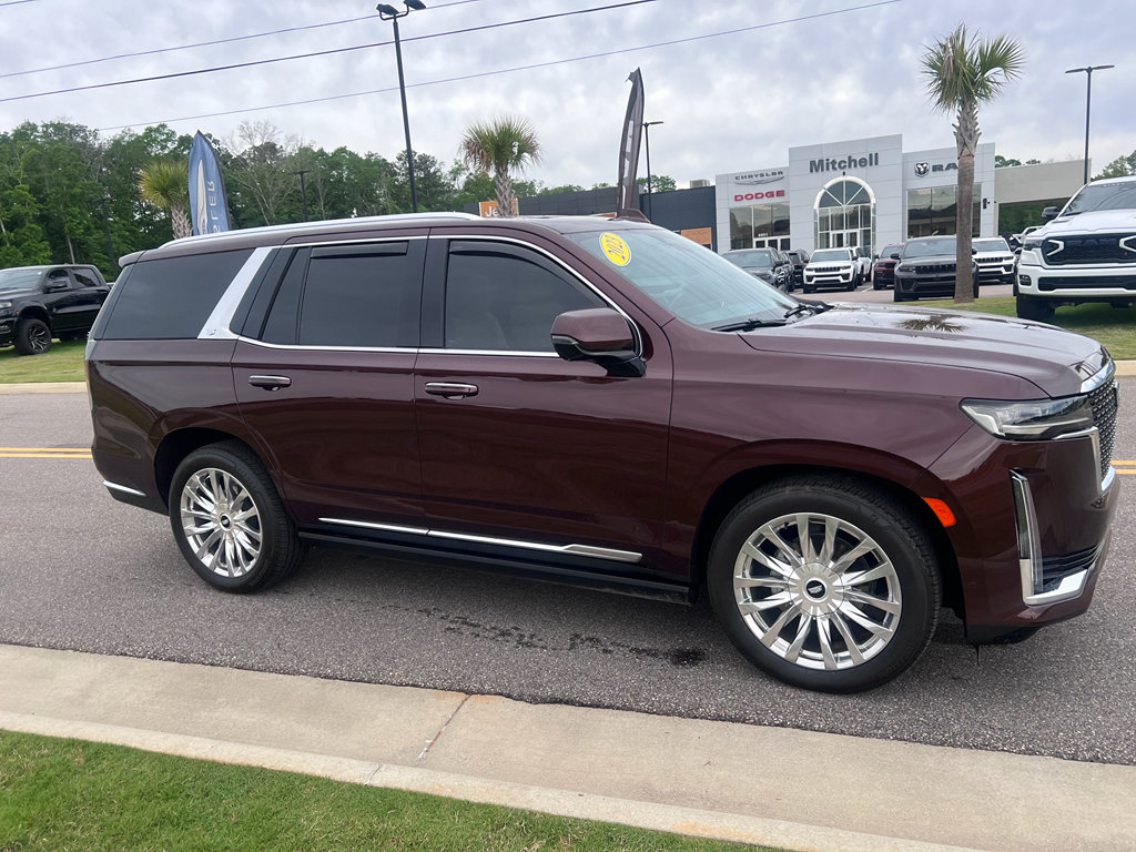 Used 2023 Cadillac Escalade Premium Luxury w/ Performance Package AWD/4WD image 3