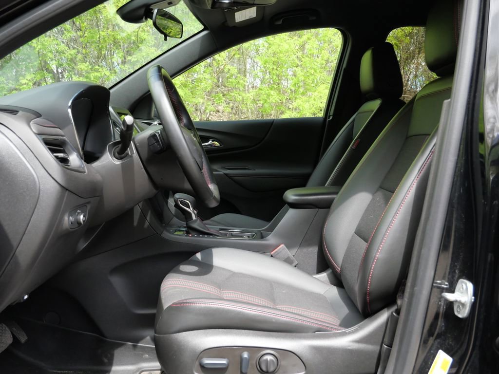 Used 2023 Chevrolet Equinox RS AWD/4WD image 18