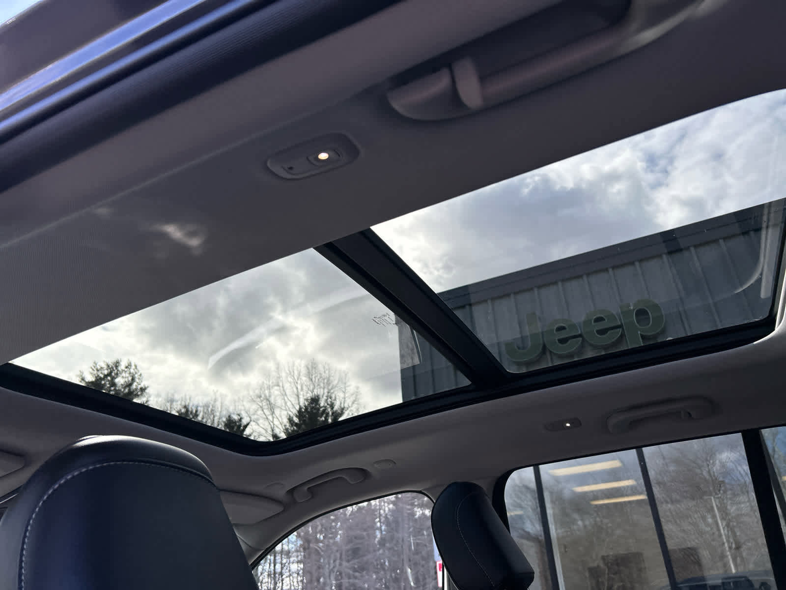 Used 2023 Jeep Grand Cherokee 4WD 4xe image 42