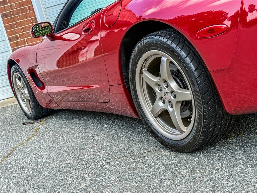 Used 1999 Chevrolet Corvette Convertible w/ Memory Pkg RWD image 23
