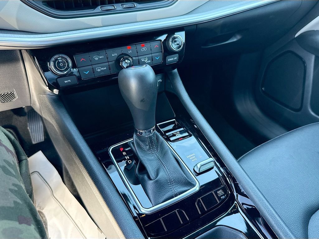 Used 2026 Jeep Compass Limited image 18