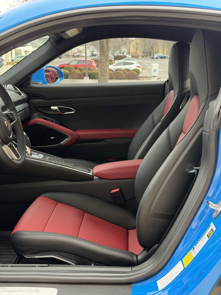 Used 2025 Porsche 718 Cayman w/ Sport Chrono Package image 17