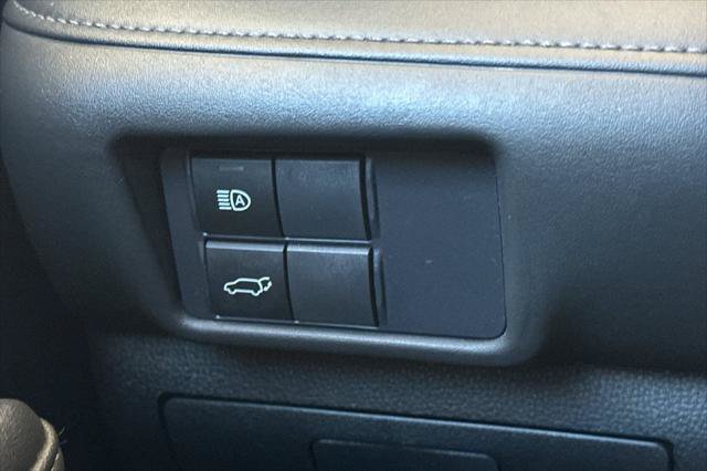 Certified 2021 Toyota Highlander XSE FWD image 32