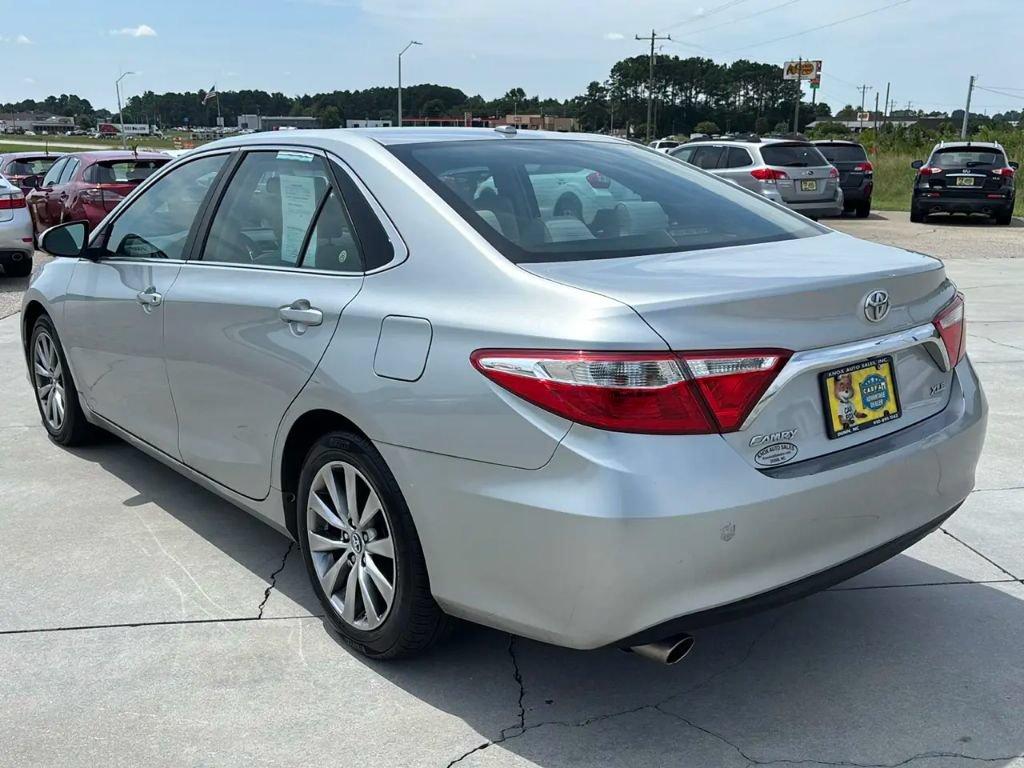Used 2016 Toyota Camry XLE FWD image 6