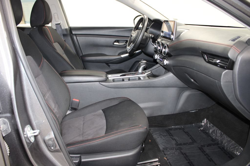 Used 2025 Nissan Sentra SR FWD image 23