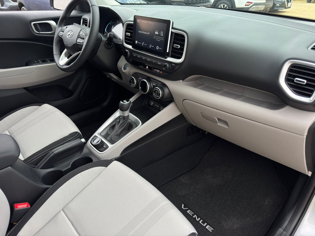 New 2026 Hyundai Venue SEL FWD image 16