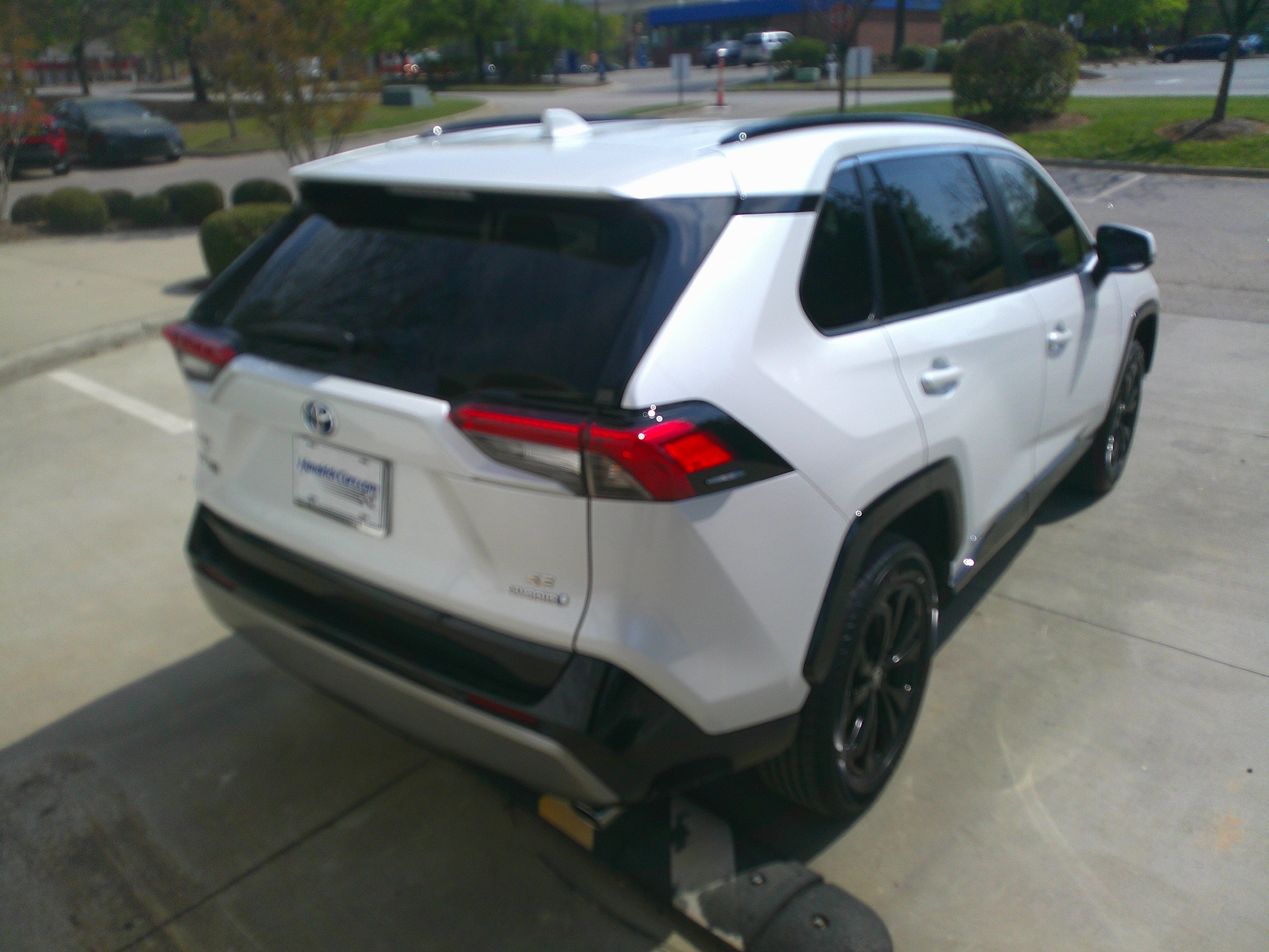 Used 2023 Toyota RAV4 SE w/ Convenience Package image 13