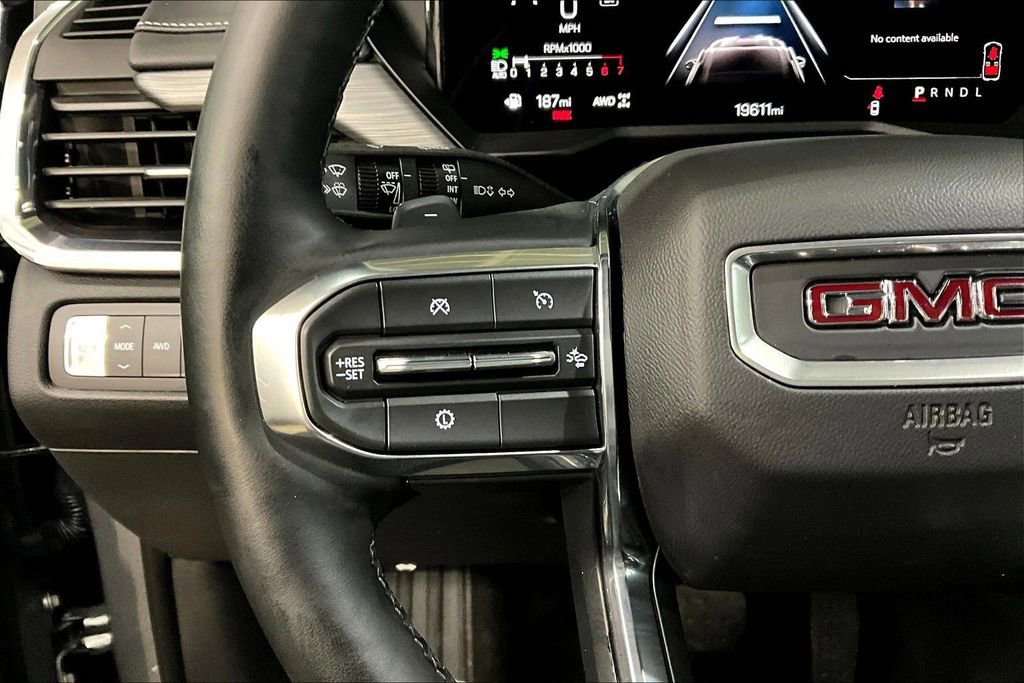 Used 2025 GMC Acadia Elevation image 11