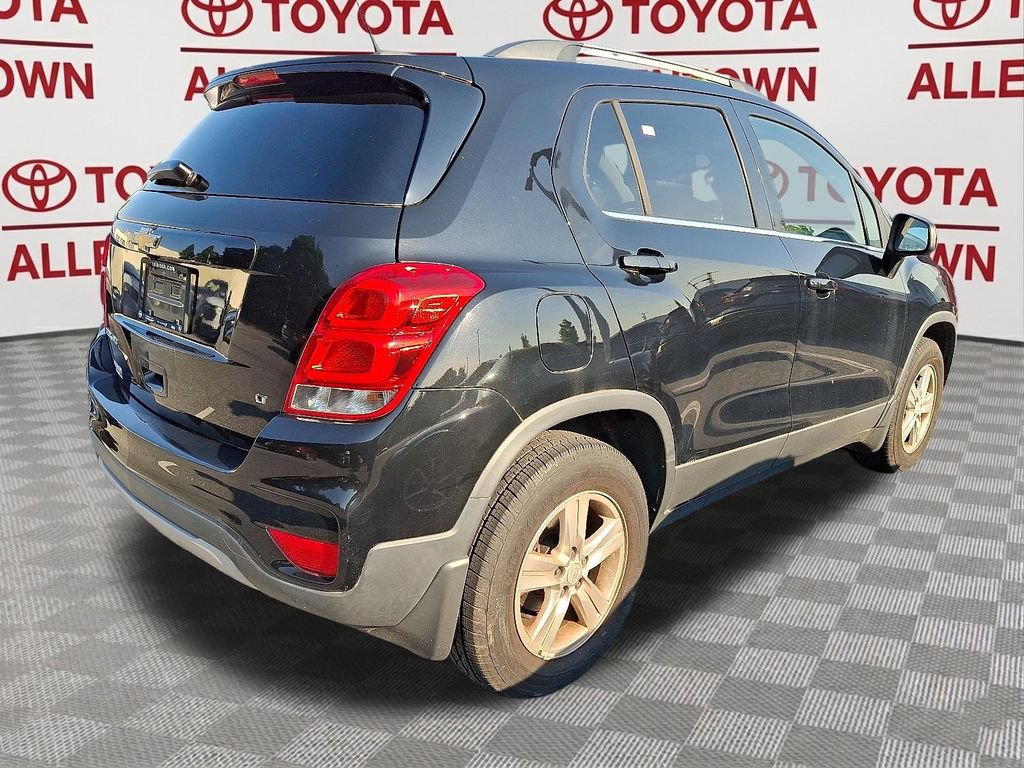 Used 2017 Chevrolet Trax LT w/ LPO, Protection Package AWD/4WD image 6