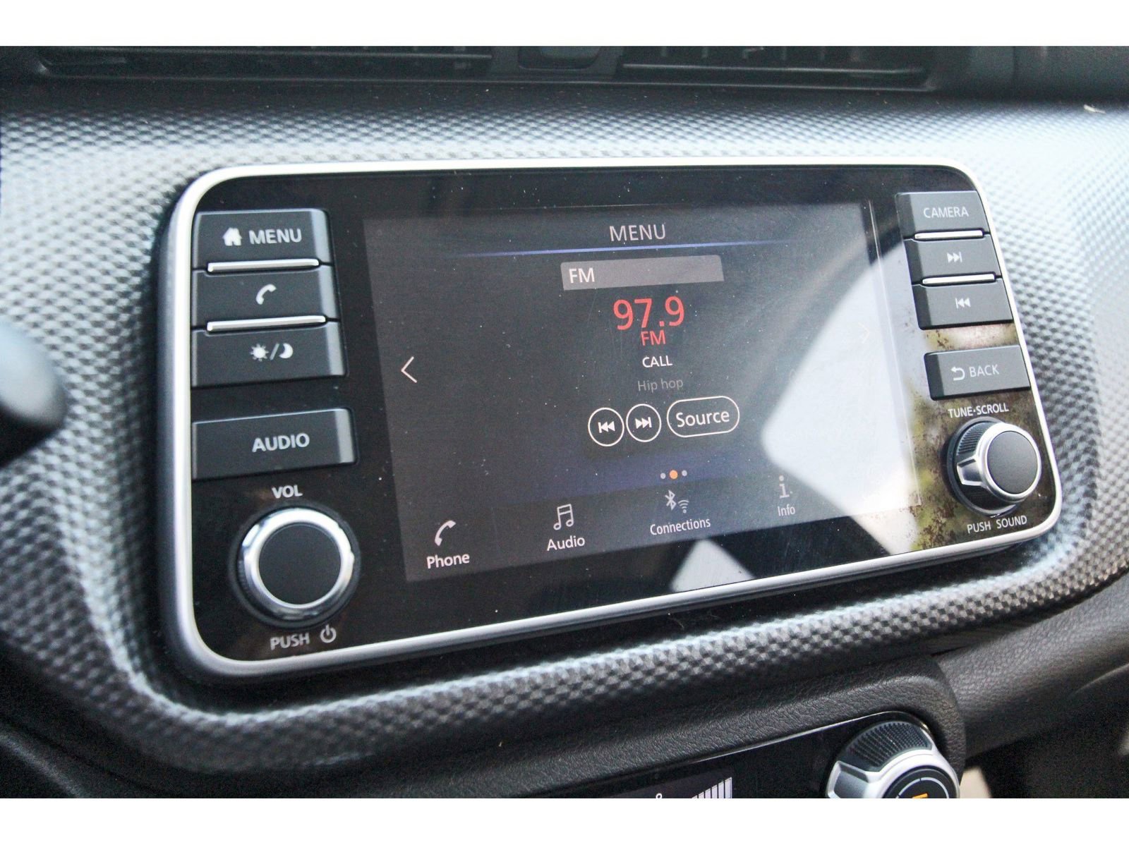 Used 2019 Nissan Kicks SV image 23