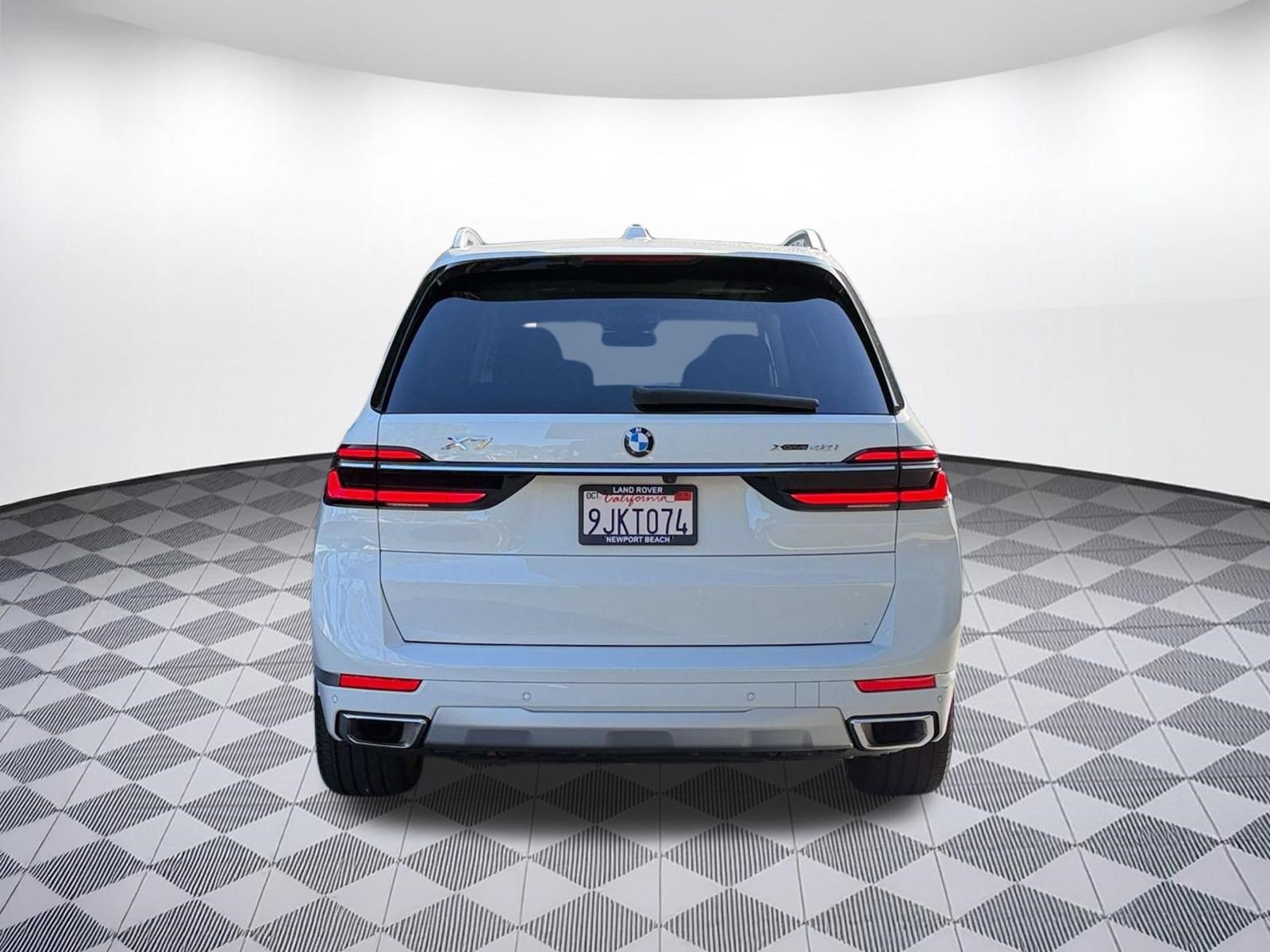 Used 2024 BMW X7 xDrive40i w/ Premium Package AWD/4WD image 10