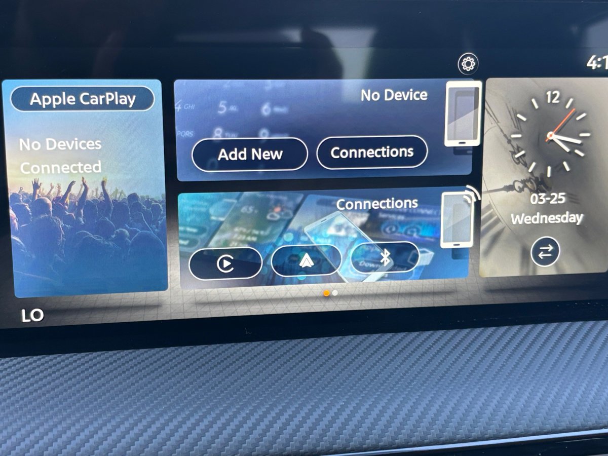 Used 2025 Nissan Kicks SR image 8