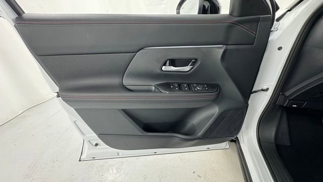 New 2026 Nissan Kicks SR w/ Cold Weather Package AWD/4WD image 18