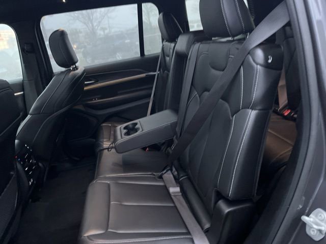 Used 2025 Jeep Grand Cherokee L Limited image 13