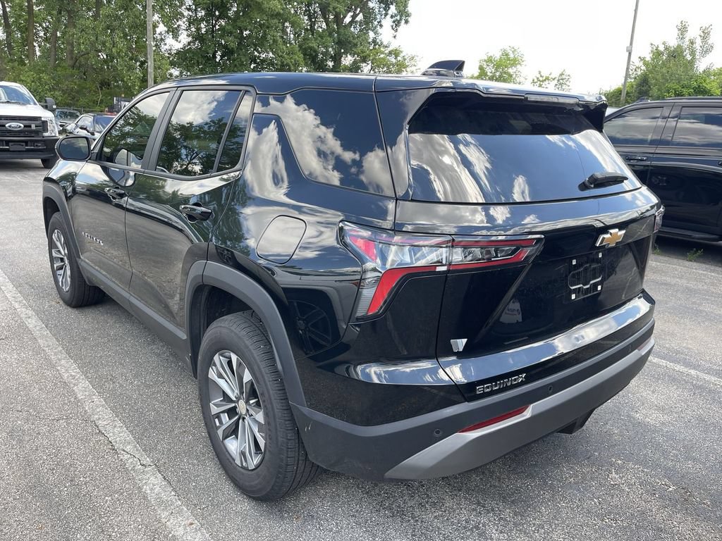 Used 2026 Chevrolet Equinox LT FWD image 5